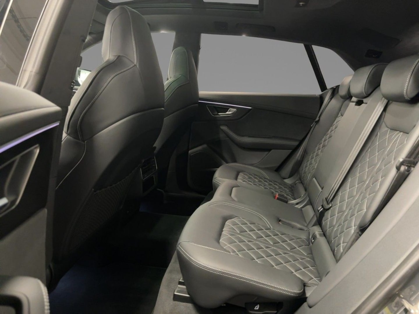 Bild über Audi SQ8 TFSI quattro tiptronic - für weitere Informationen kontaktieren Sie den Audi Partner
