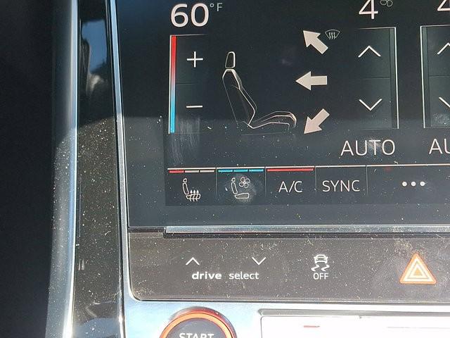 2026 Audi SQ8 Prestige - Photo 17