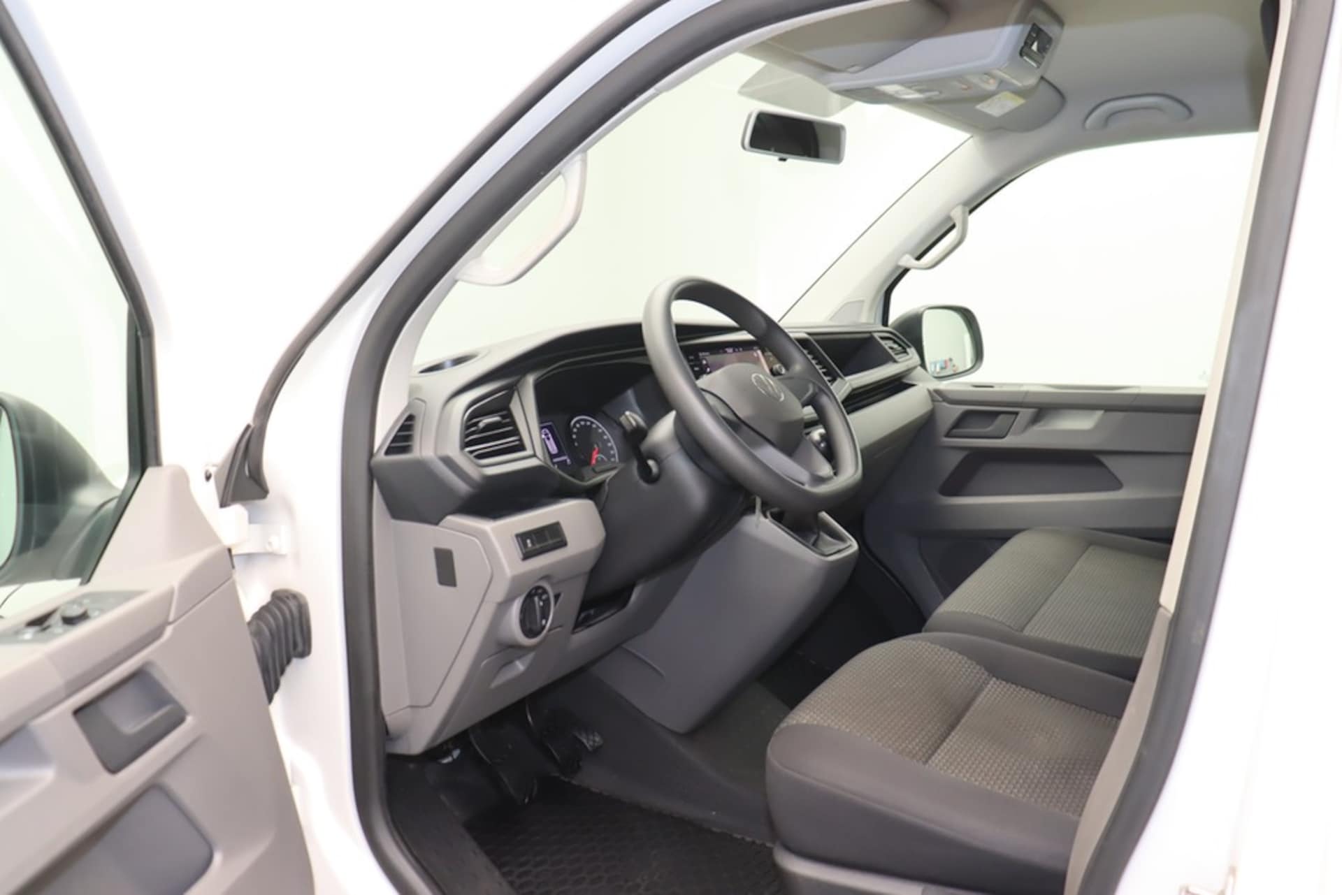 Volkswagen T6.1 Transporter Kombi kurzer Radstand