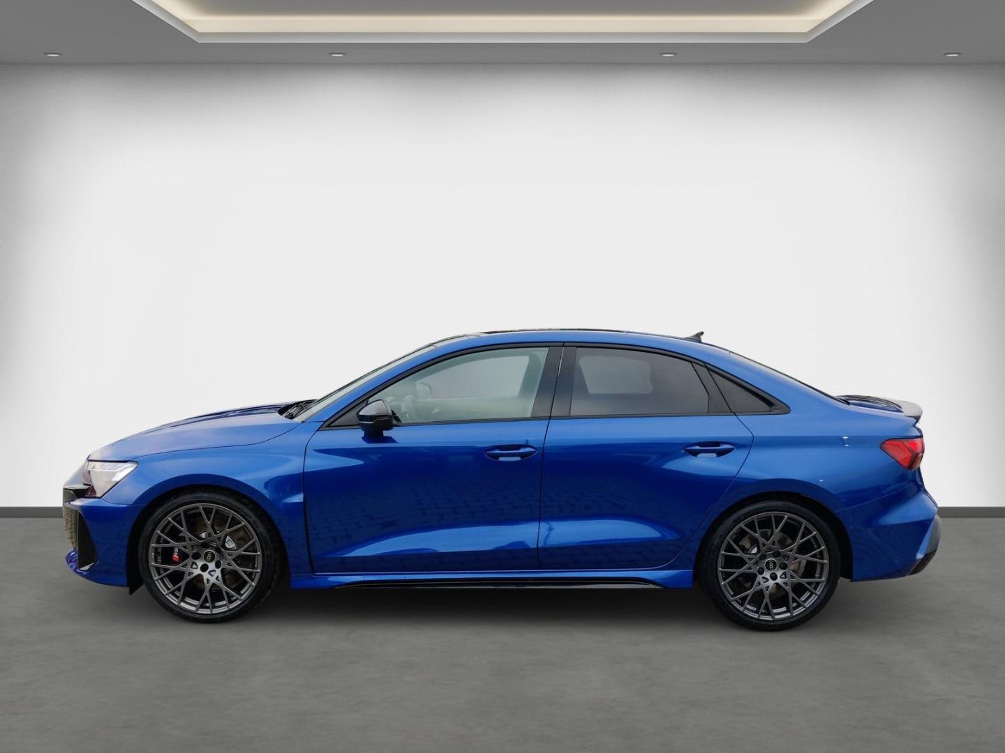 Bild über Audi RS 3 Limousine TFSI quattro 294 kW S tronic - für weitere Informationen kontaktieren Sie den Audi Partner