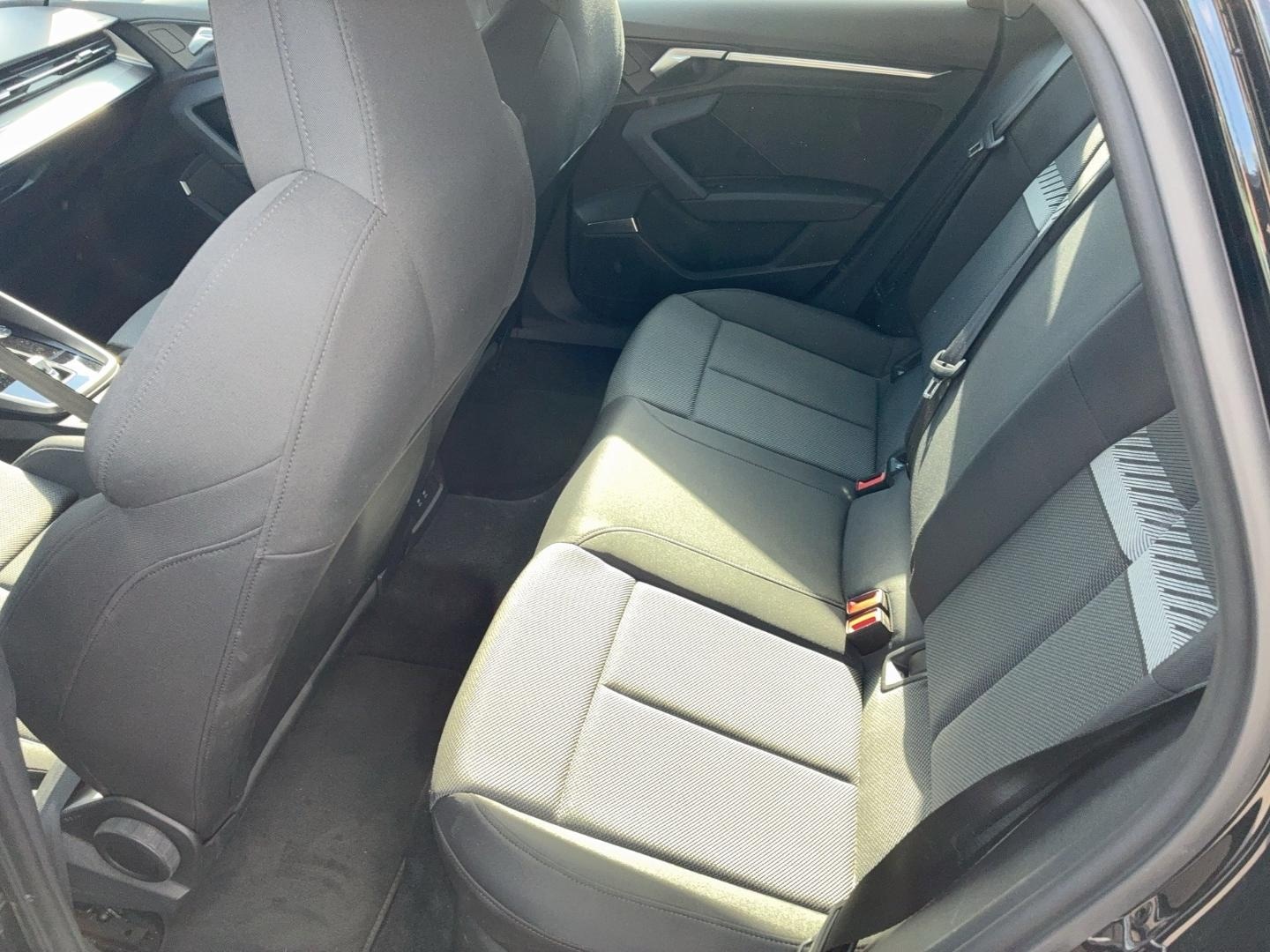Bild über Audi A3 Sportback 35 TDI S tronic - für weitere Informationen kontaktieren Sie den Audi Partner