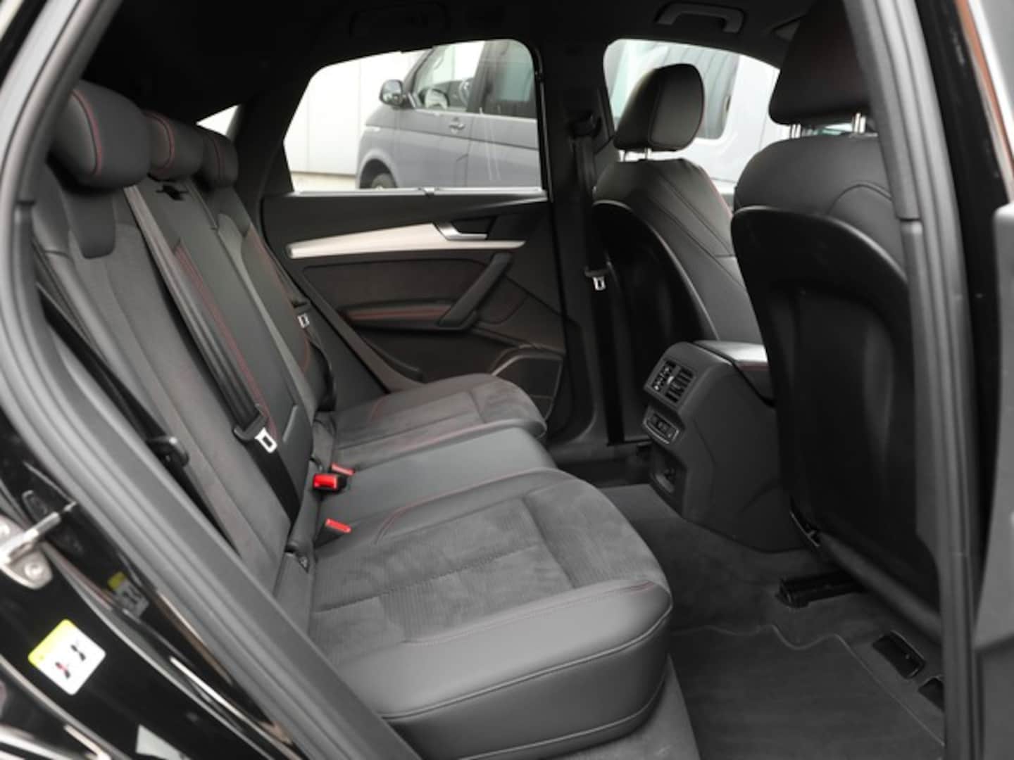 Bild über Audi Q5 Sportback 45 TFSI quattro S tronic - für weitere Informationen kontaktieren Sie den Audi Partner