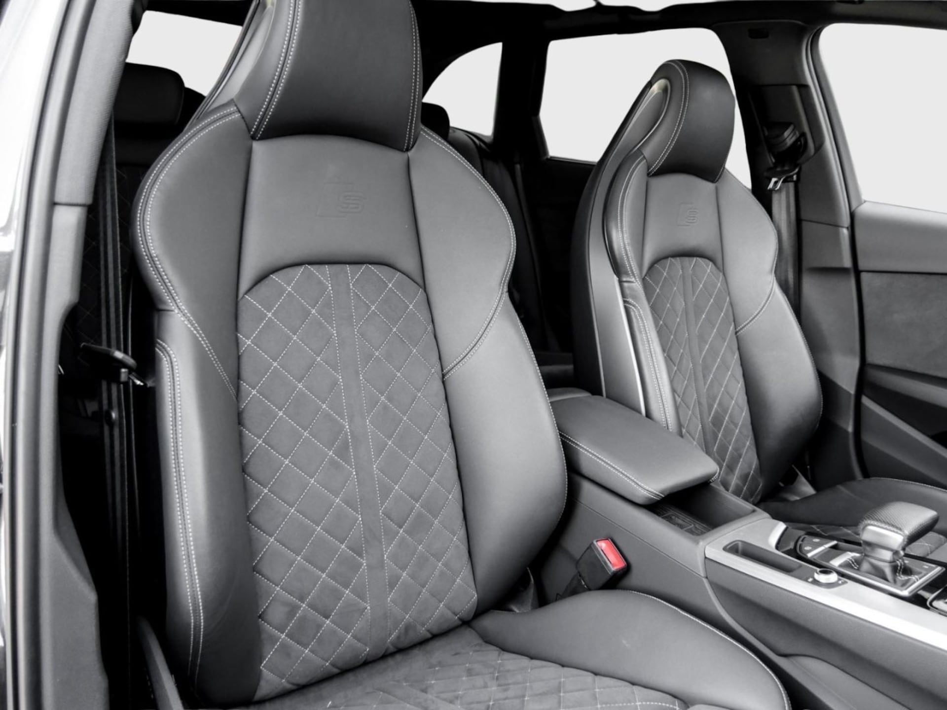 Audi A4 Avant S line