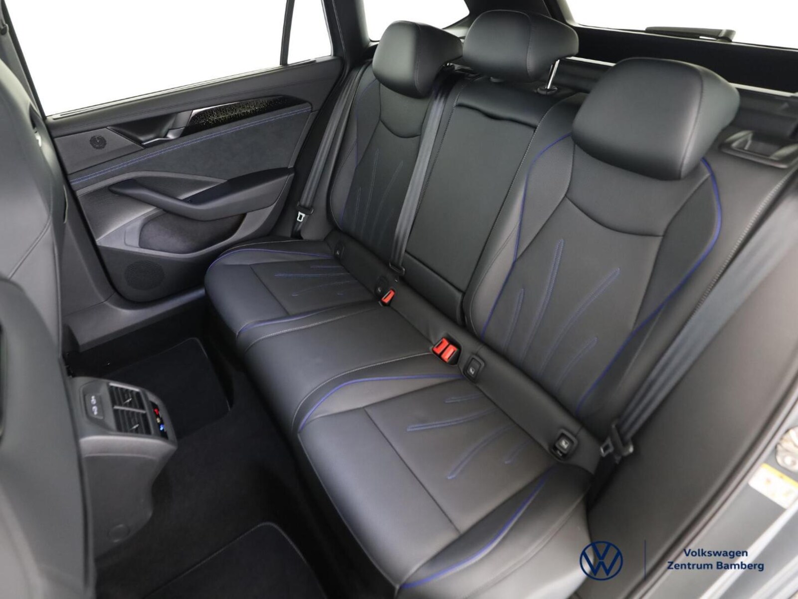 Volkswagen Passat – Bild 10
