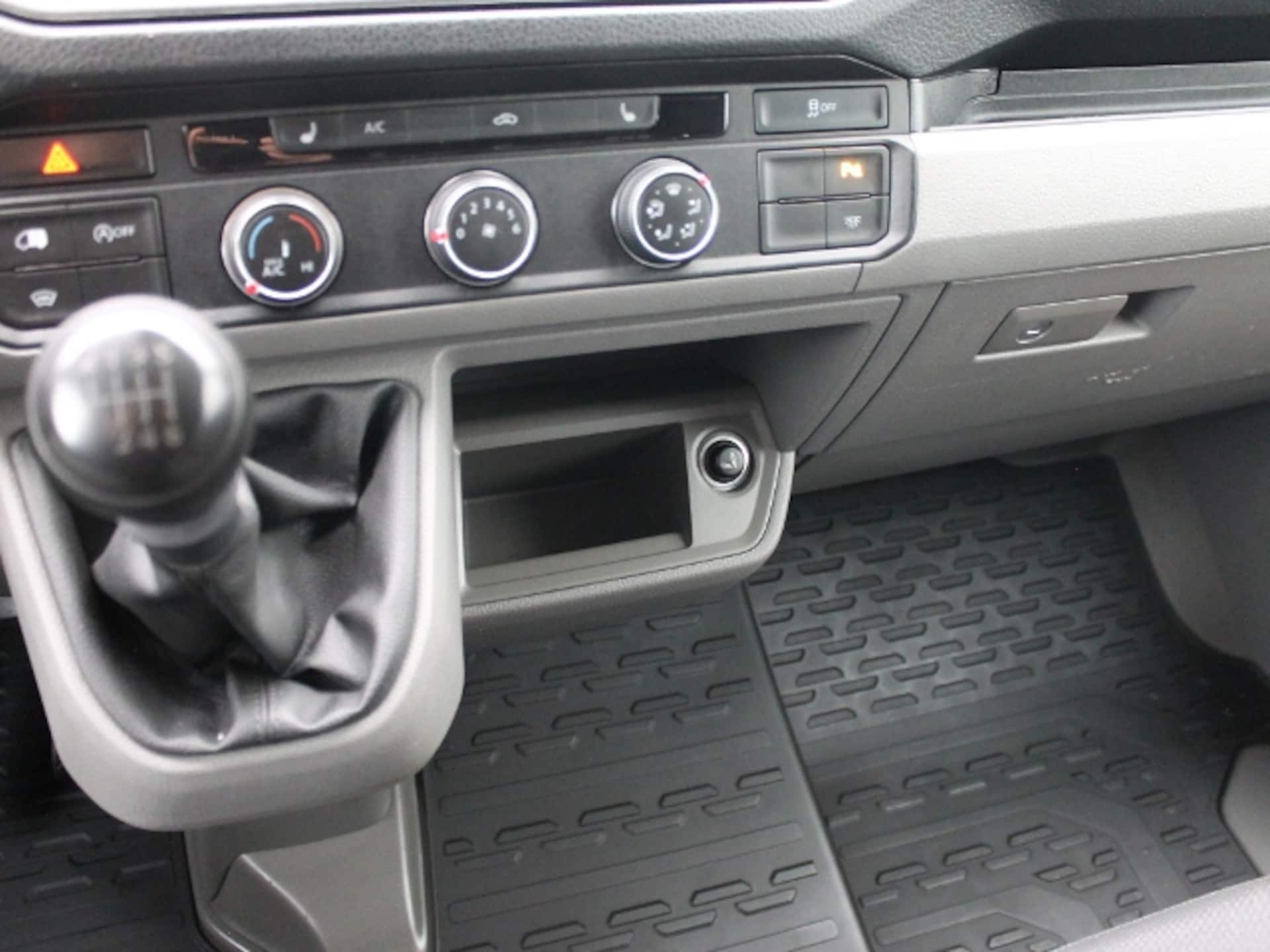 Volkswagen Crafter Kasten langer Radstand
