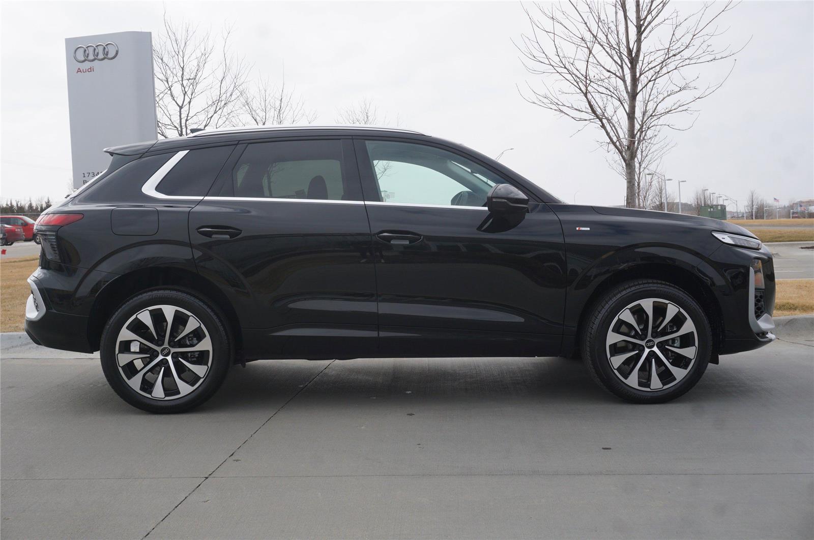 2026 Audi Q3 Base - Photo 6