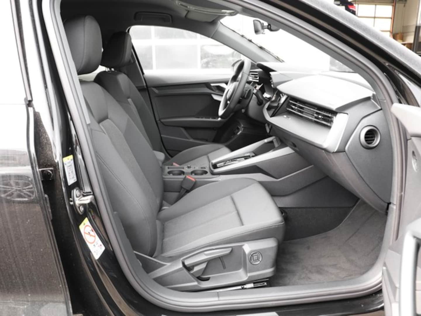 Bild über Audi A3 allstreet TFSI e 40 TFSI e S tronic - für weitere Informationen kontaktieren Sie den Audi Partner