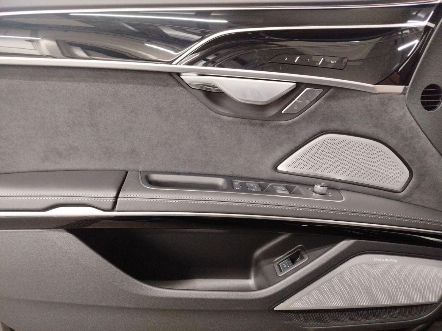 Bild über Audi A8 L 50 TDI quattro tiptronic - für weitere Informationen kontaktieren Sie den Audi Partner