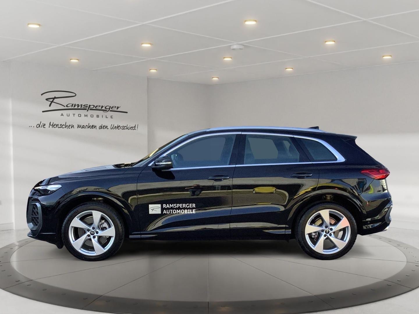 Bild über Audi Q5 SUV TDI quattro 150 kW S tronic - für weitere Informationen kontaktieren Sie den Audi Partner