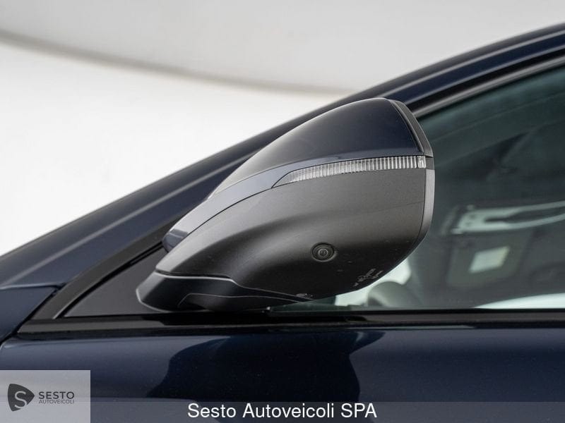 Immagine di Audi Q8 SUV S line edition 55 TFSI quattro 250 kW (340 CV) tiptronic - Vista: for more details contact your dealer