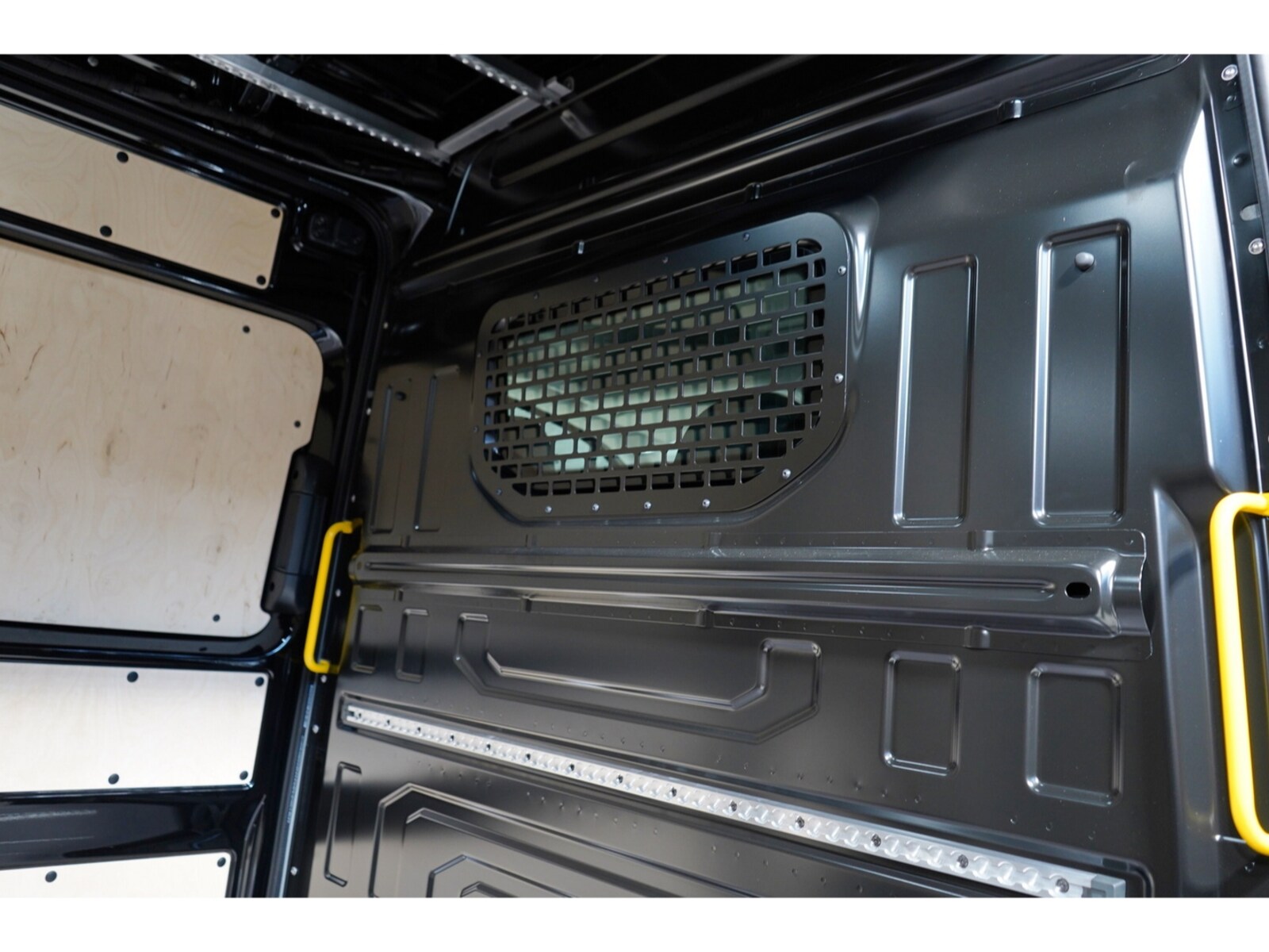 Volkswagen Crafter Kasten mittlerer Radstand – Bild 10