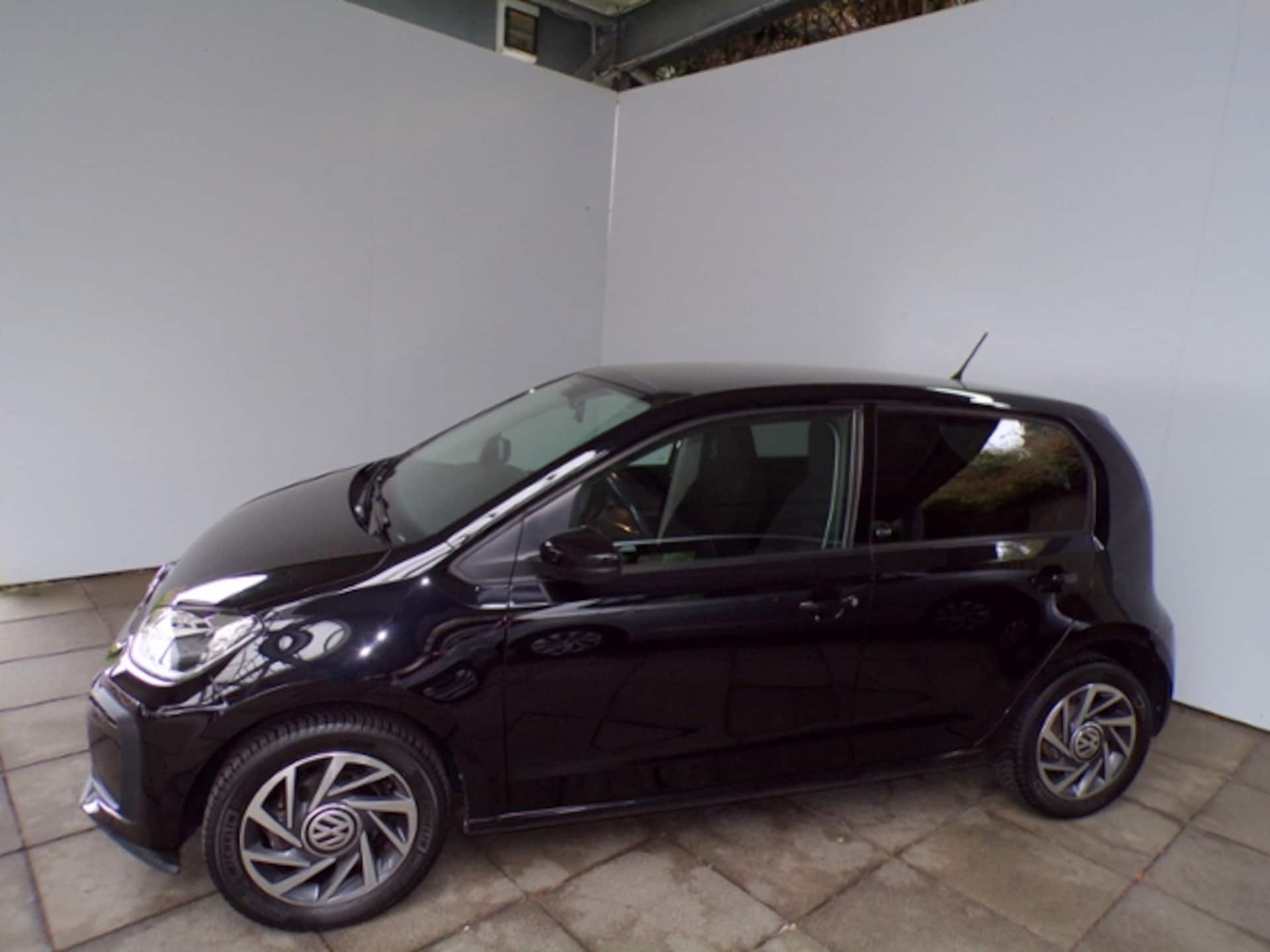 Volkswagen up! sound up!