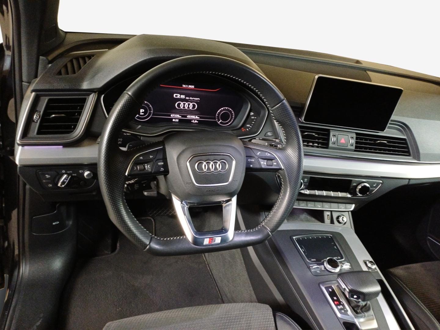 Image about Audi Q5 TFSI e Sport 55 TFSI e quattro 270 kW (367 ch) S tronic
