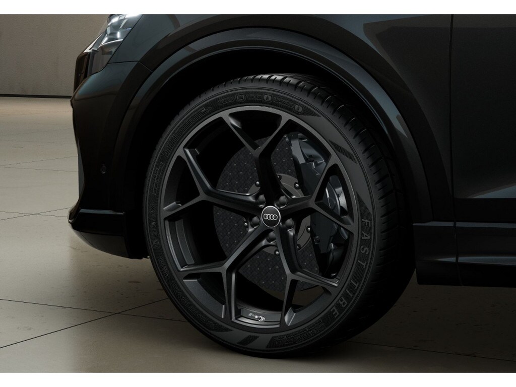 Audi RS Q8 SUV performance