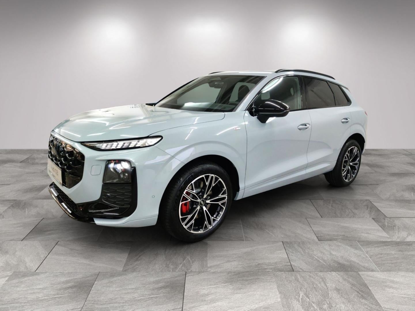 Bild über Audi Q3 SUV TFSI quattro 195 kW S tronic - für weitere Informationen kontaktieren Sie den Audi Partner
