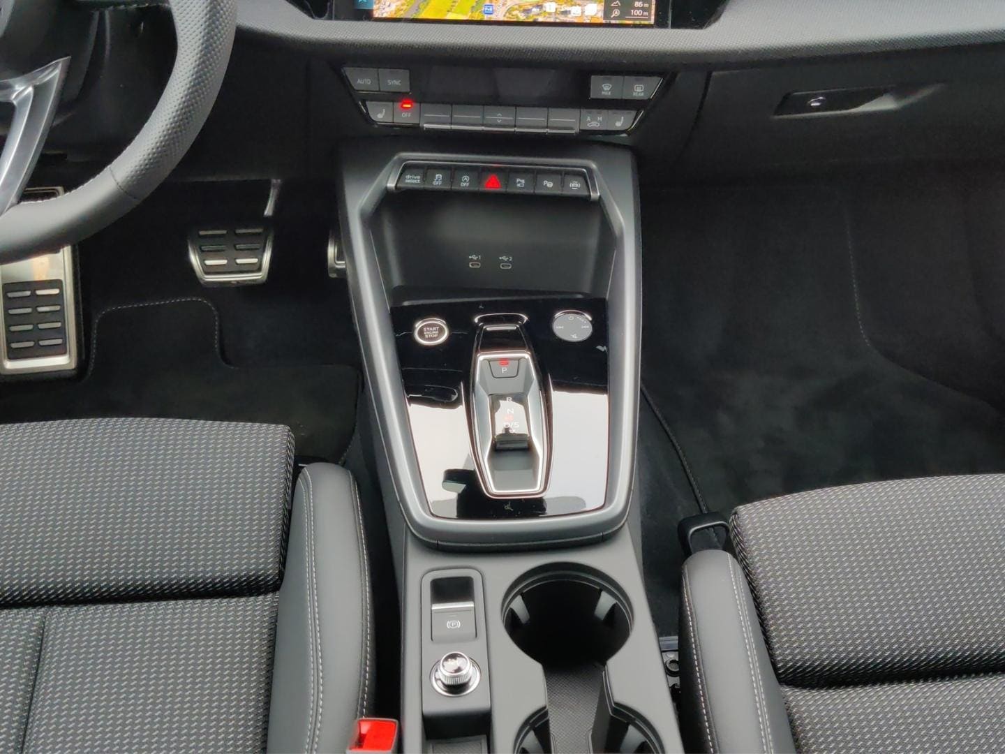 Bild über Audi A3 allstreet 35 TFSI S tronic - für weitere Informationen kontaktieren Sie den Audi Partner