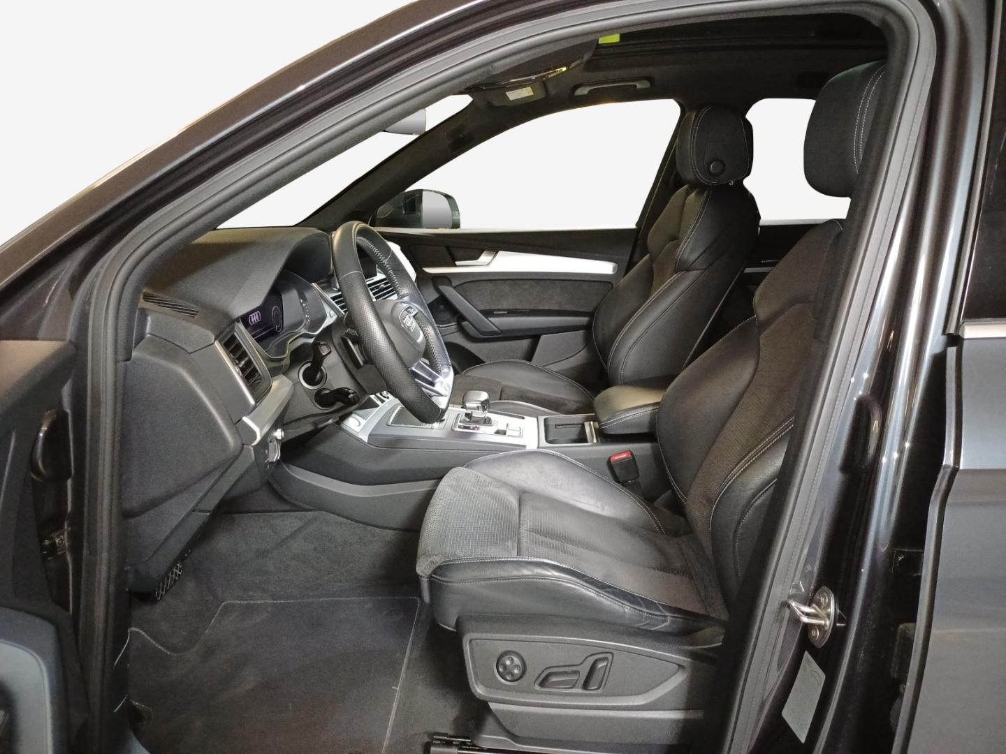 Image about Audi Q5 TFSI e Sport 55 TFSI e quattro 270 kW (367 ch) S tronic