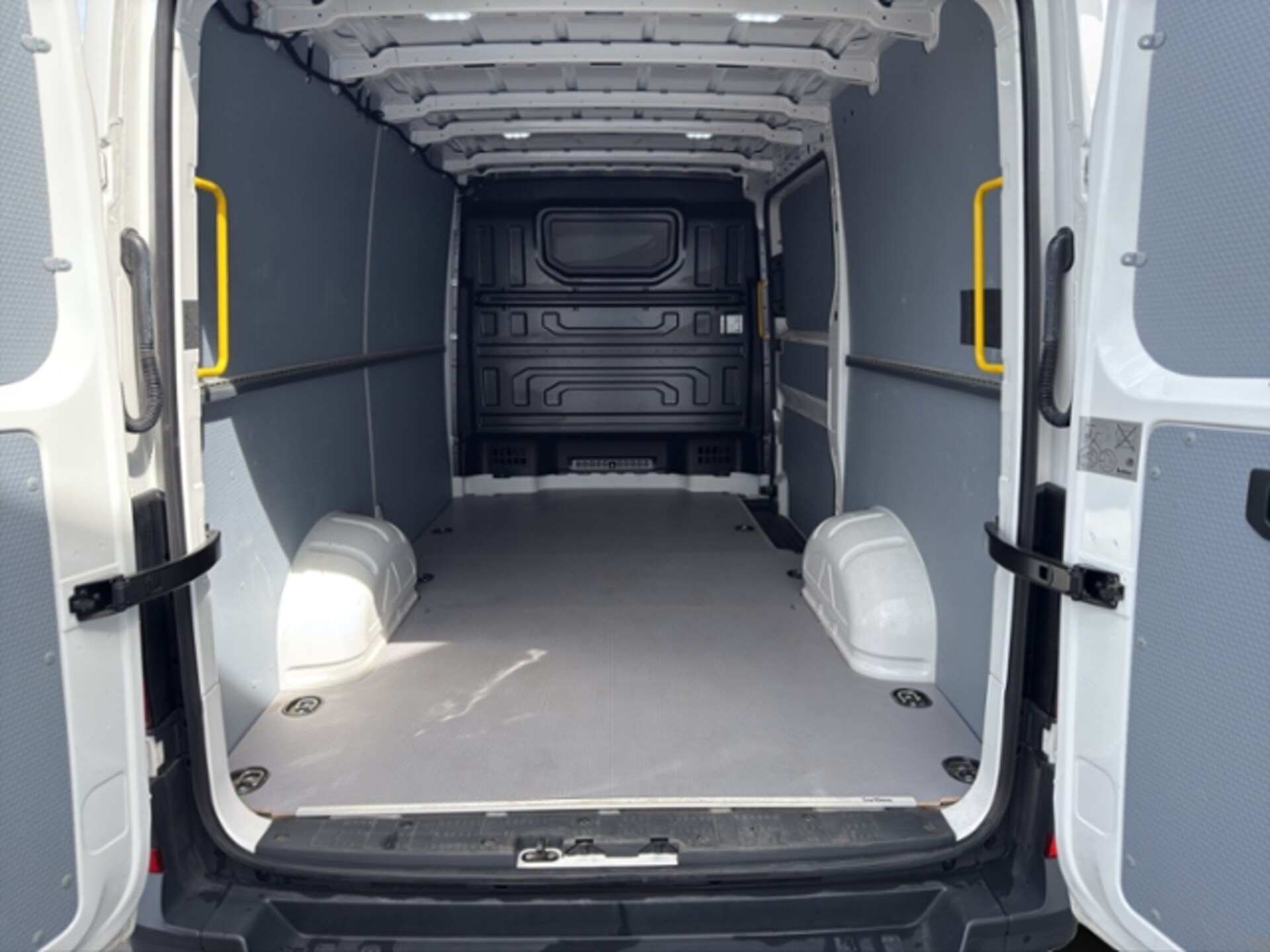 Volkswagen Crafter Kasten mittlerer Radstand