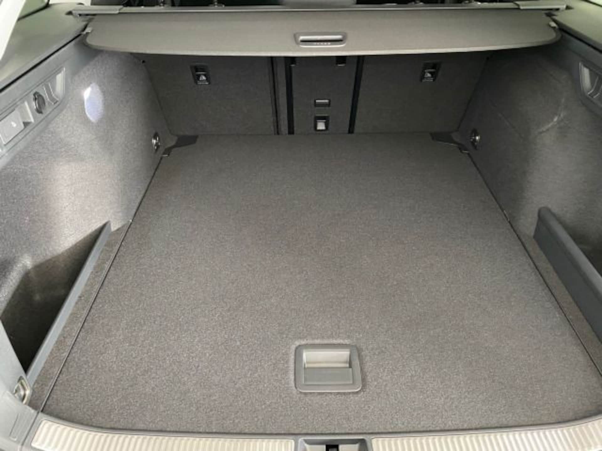 Volkswagen Passat Elegance