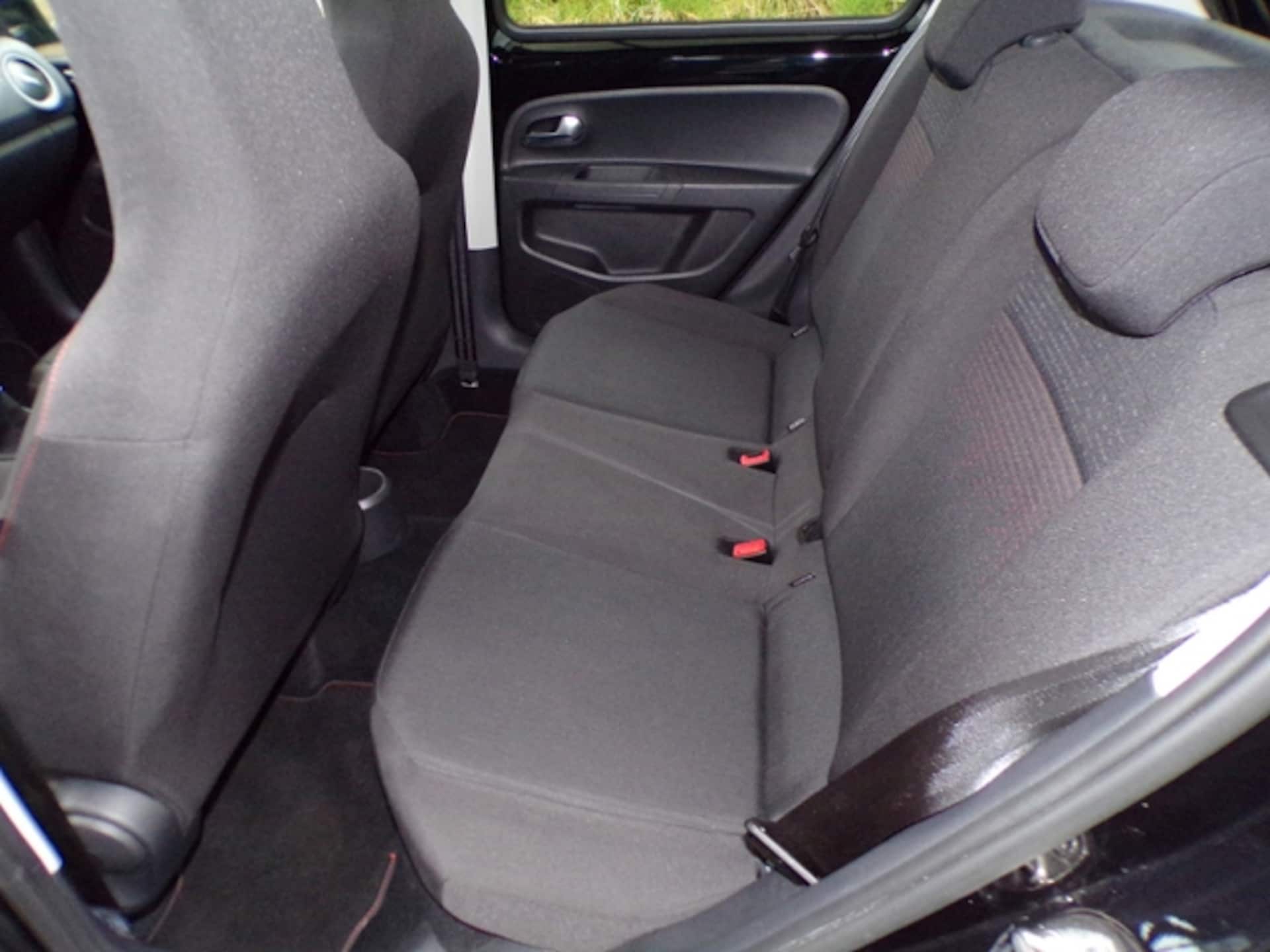 Volkswagen up! sound up!