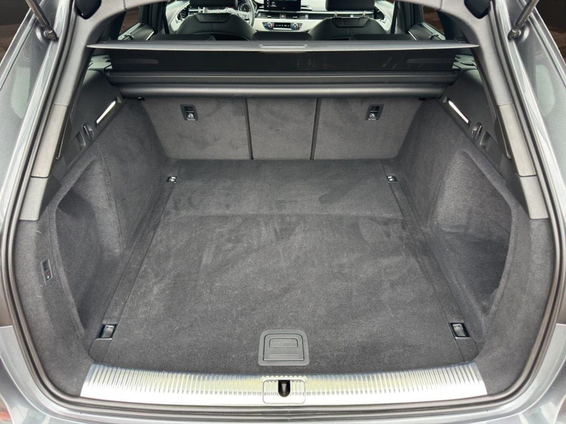 Audi A4 Avant S line