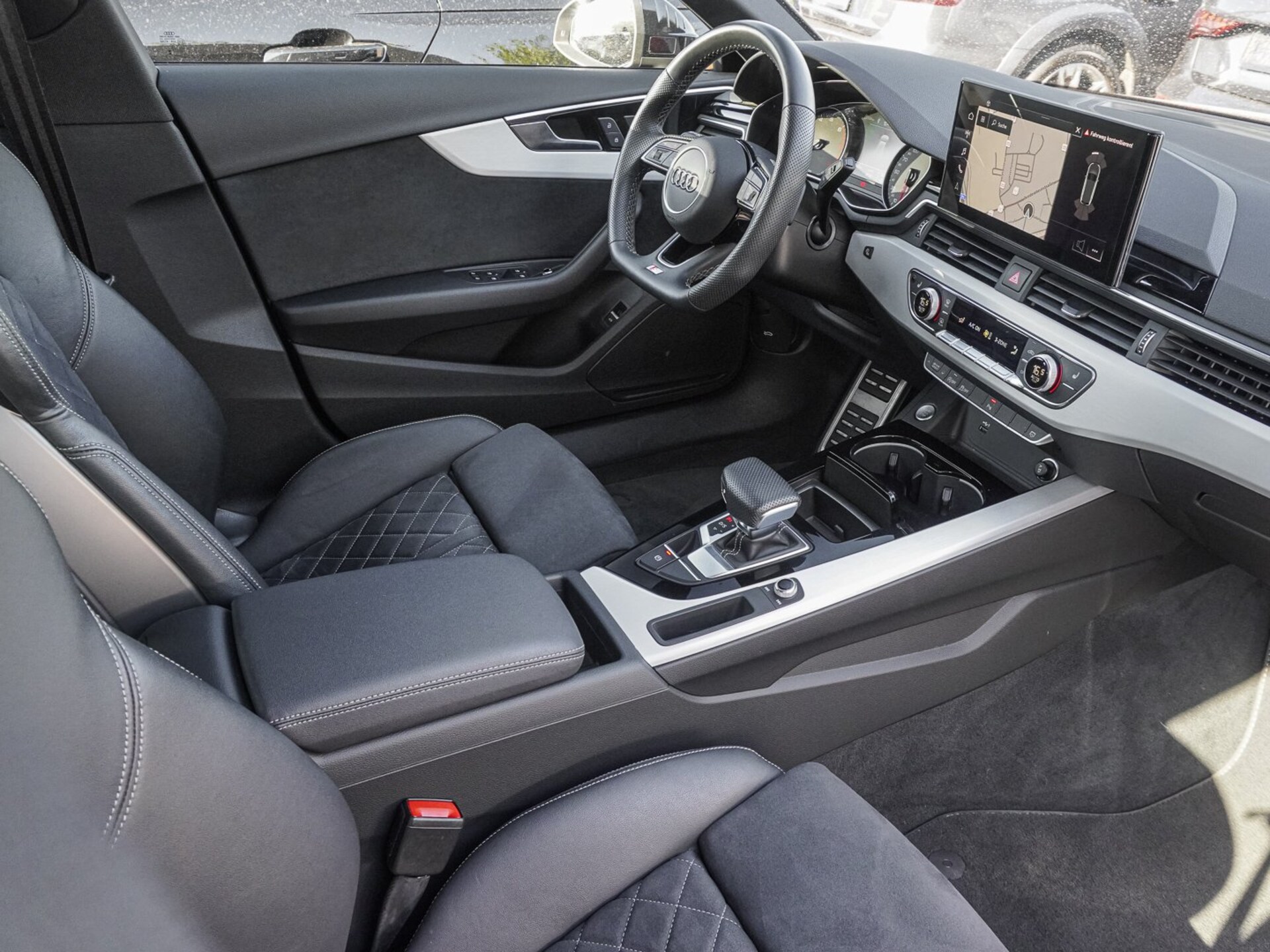 Audi A4 Avant S line