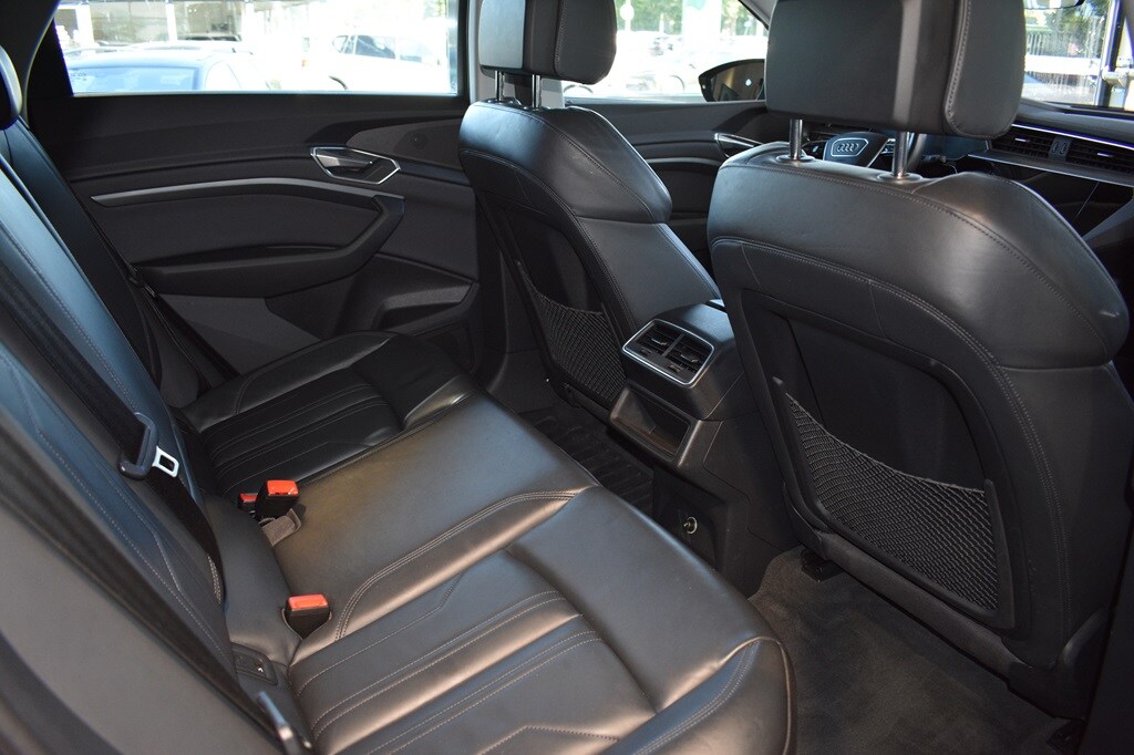 Bild som visar&nbsp;Audi e-tron&nbsp;e-tron 55 quattro Proline 300,00 kW - för mer information kontakta din Audi Partner