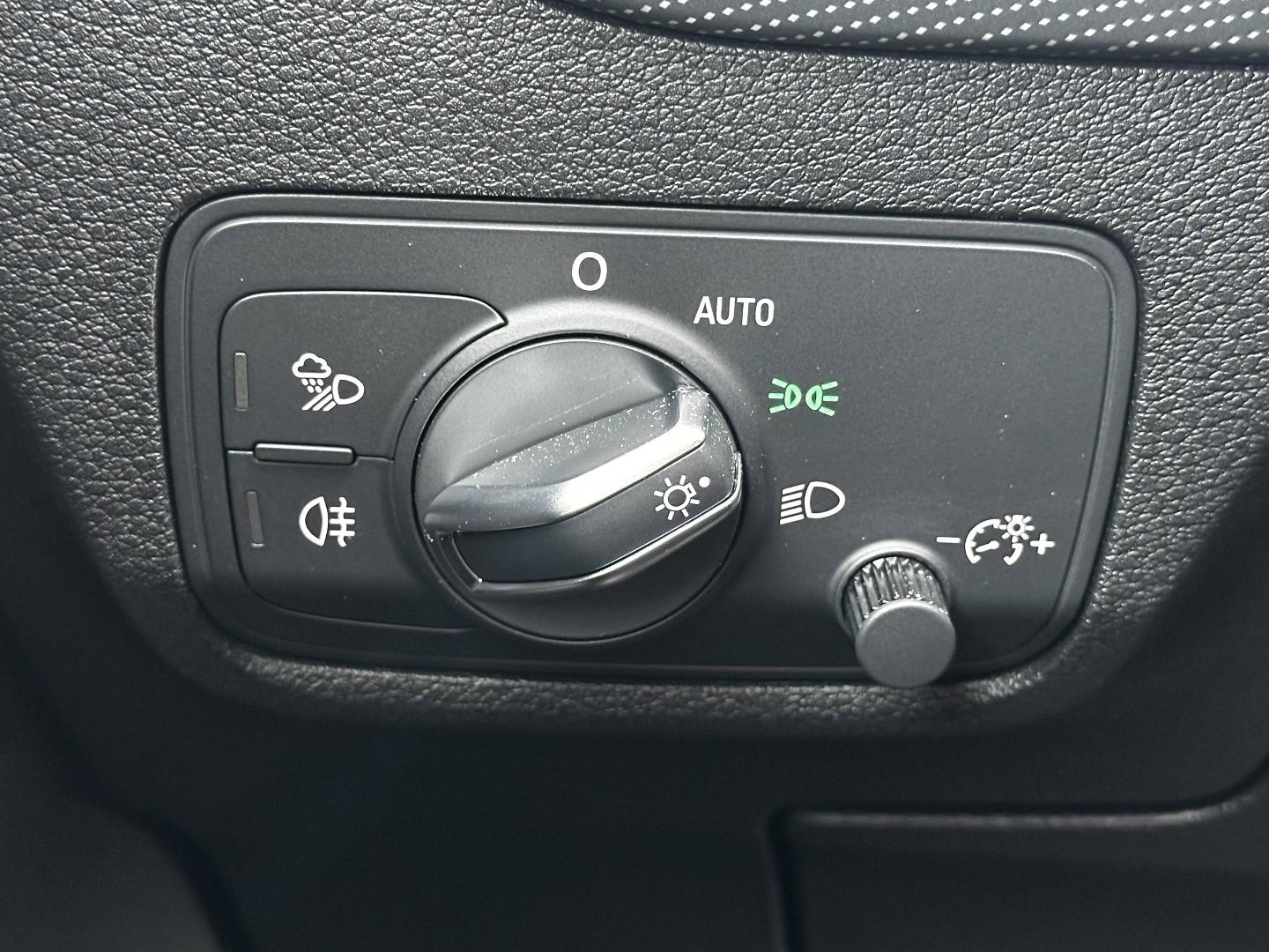 Image about Audi Q2 S line plus 35 TFSI 110 kW (150 ch) S tronic