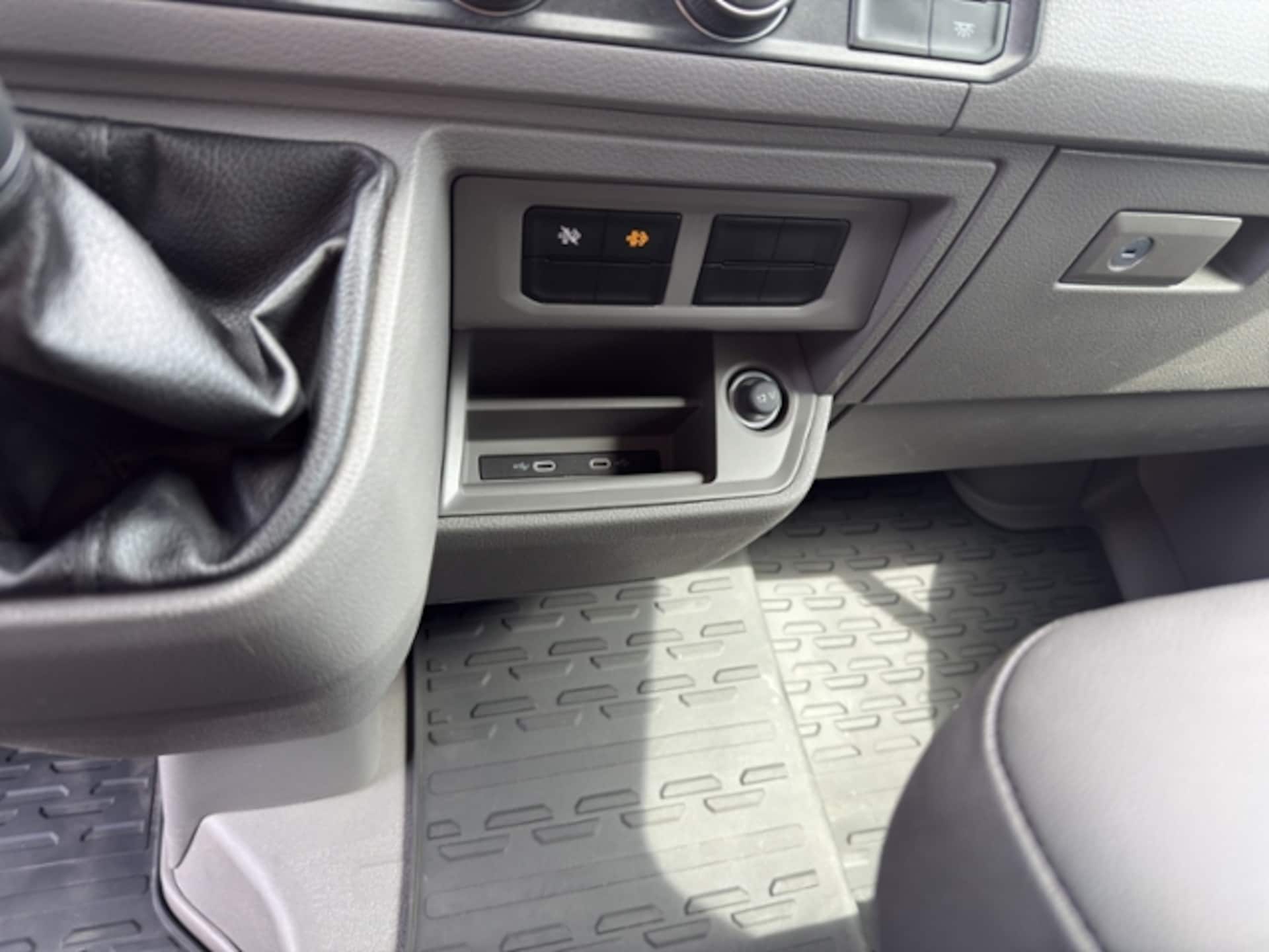 Volkswagen Crafter Kasten mittlerer Radstand