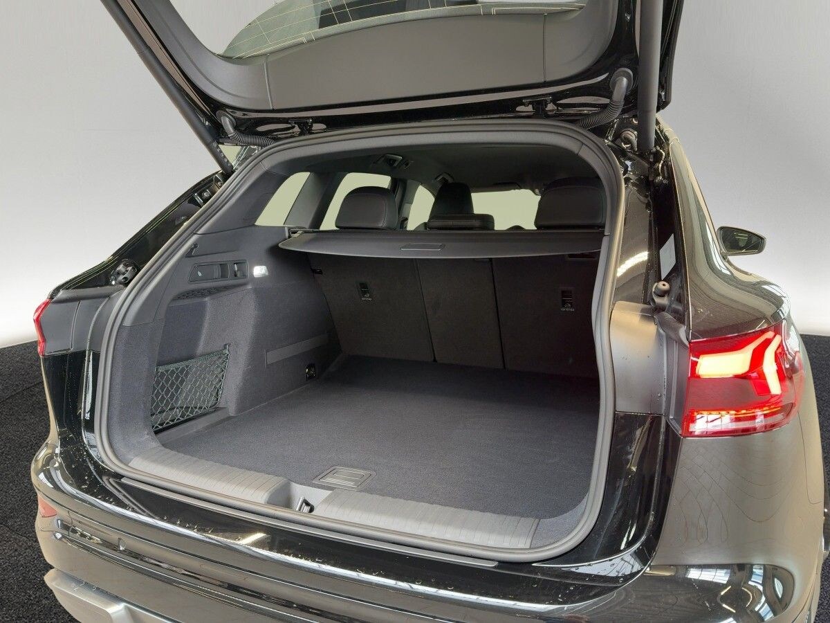 Image about Audi Q6 SUV e-tron e-tron quattro
