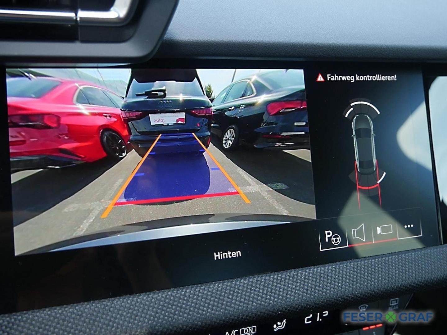 Bild über Audi S3 Limousine TFSI quattro S tronic - für weitere Informationen kontaktieren Sie den Audi Partner
