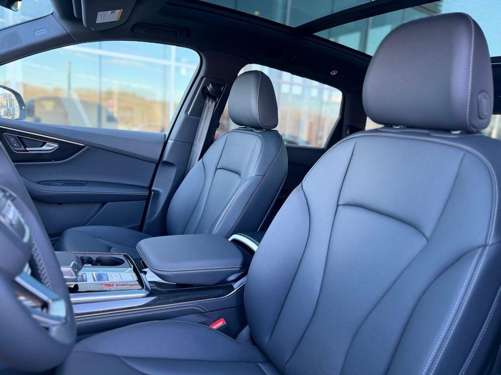 2025 Audi Q7 Premium Plus - Photo 12