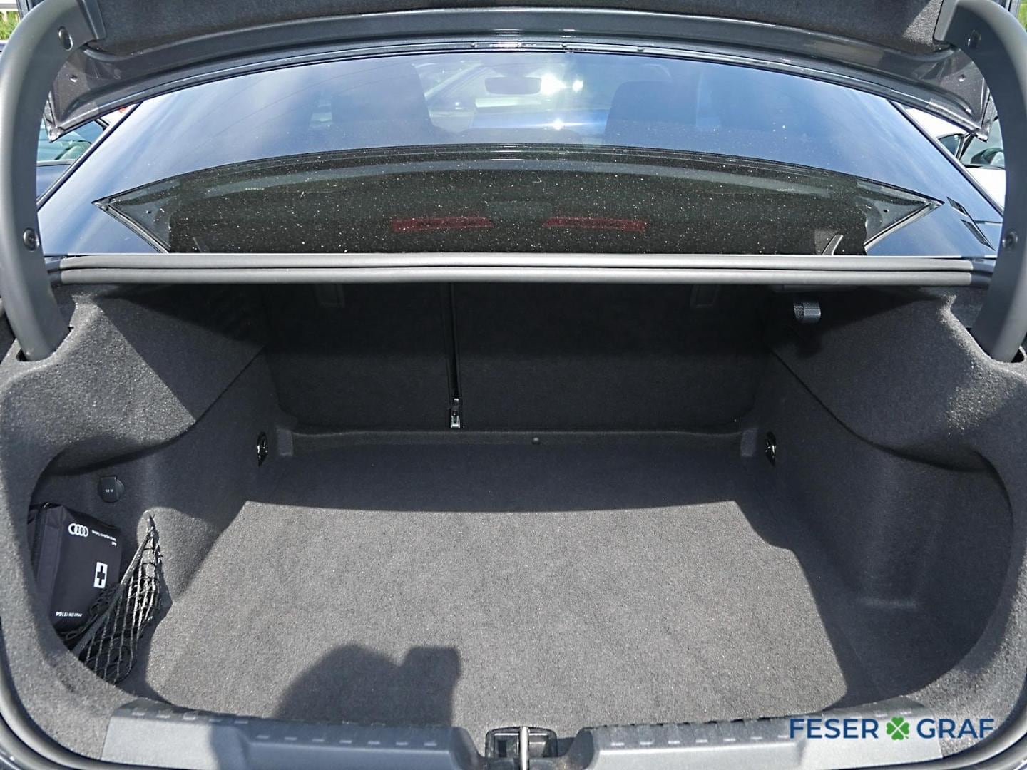 Bild über Audi S3 Limousine TFSI quattro S tronic - für weitere Informationen kontaktieren Sie den Audi Partner