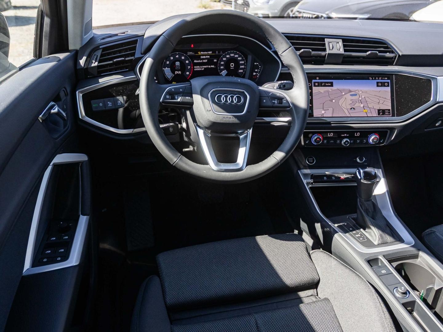 Bild über Audi Q3 TFSI 110 kW S tronic - für weitere Informationen kontaktieren Sie den Audi Partner