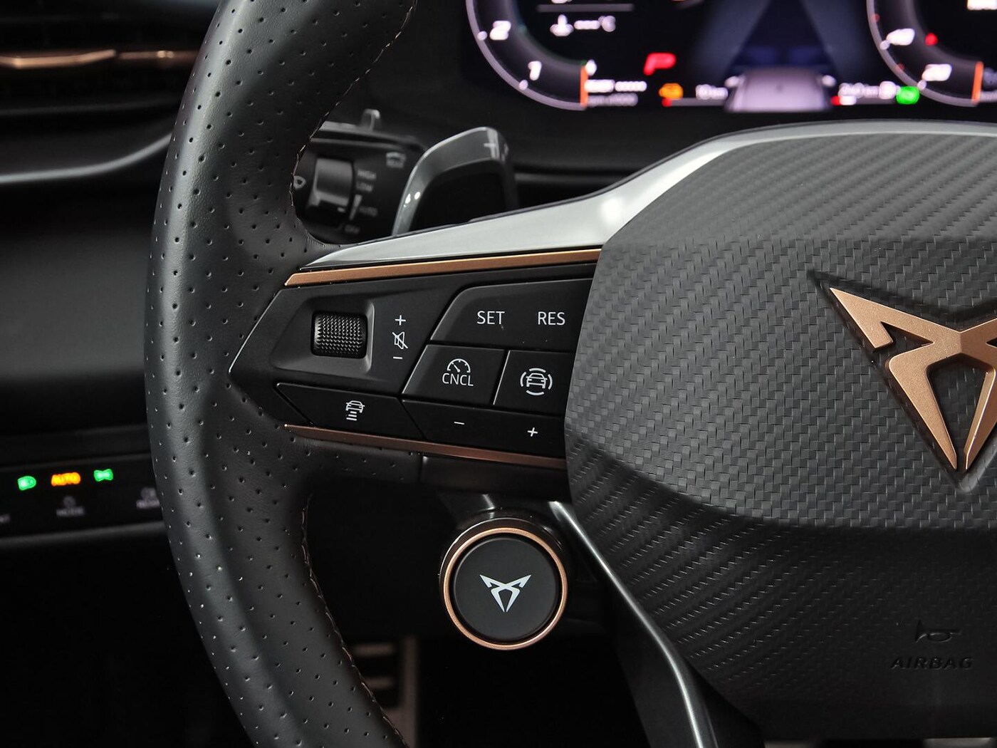 CUPRA Terramar 1.5 TSI e-Hybrid DSG 150 kW (204 CV) — photo 16