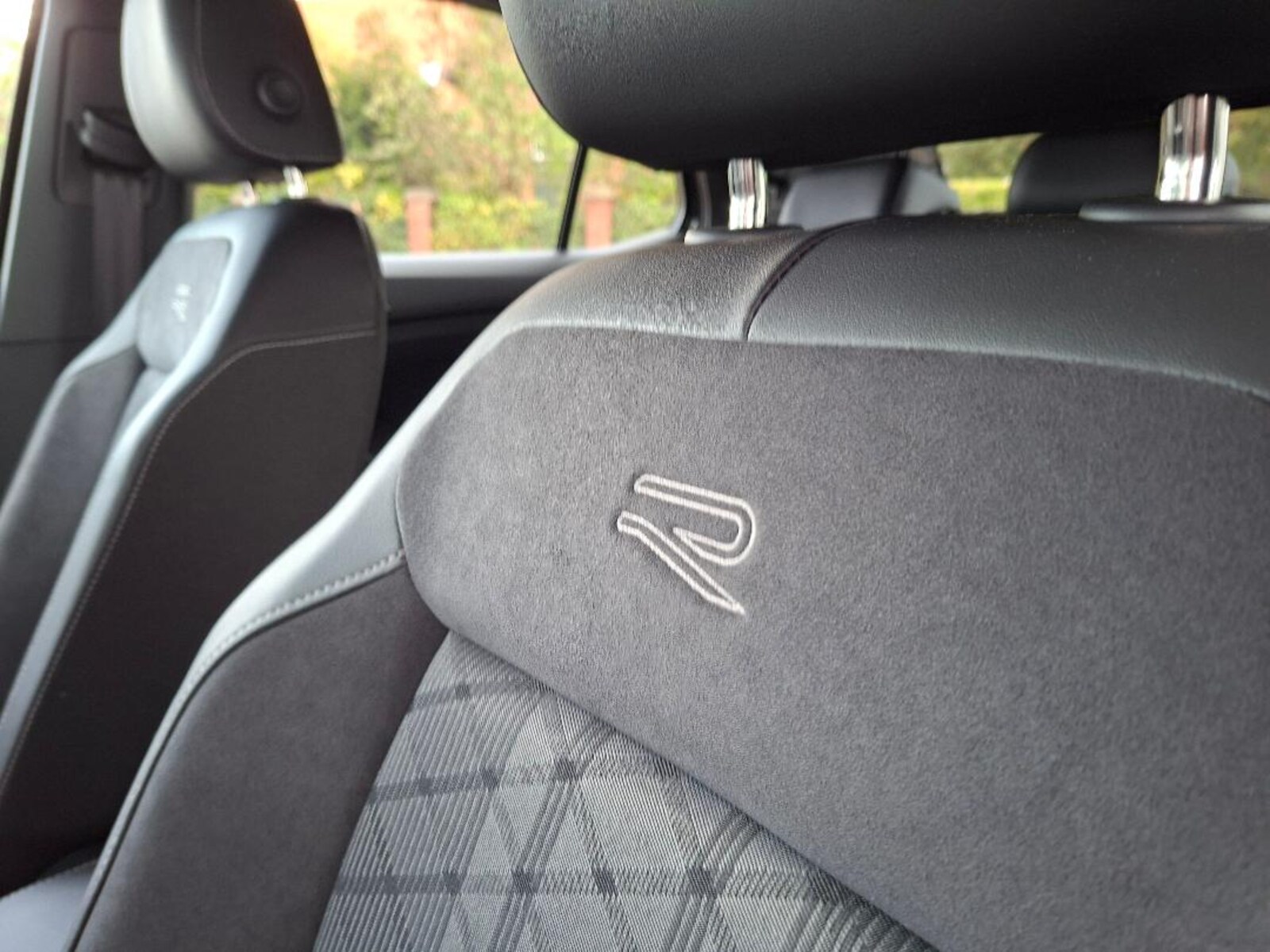 Volkswagen T-Cross – Bild 11
