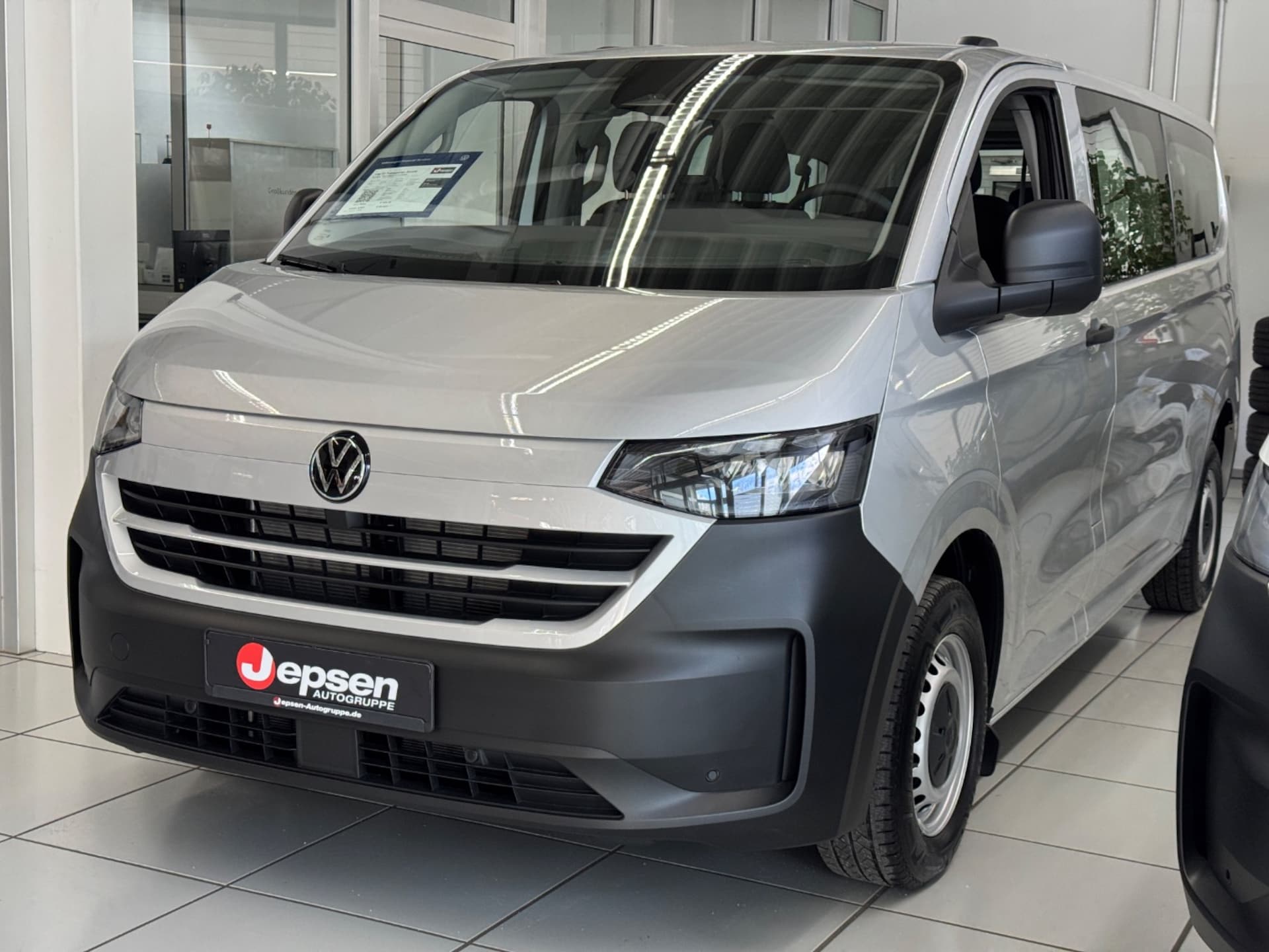 Volkswagen Transporter Kombi langer Radstand