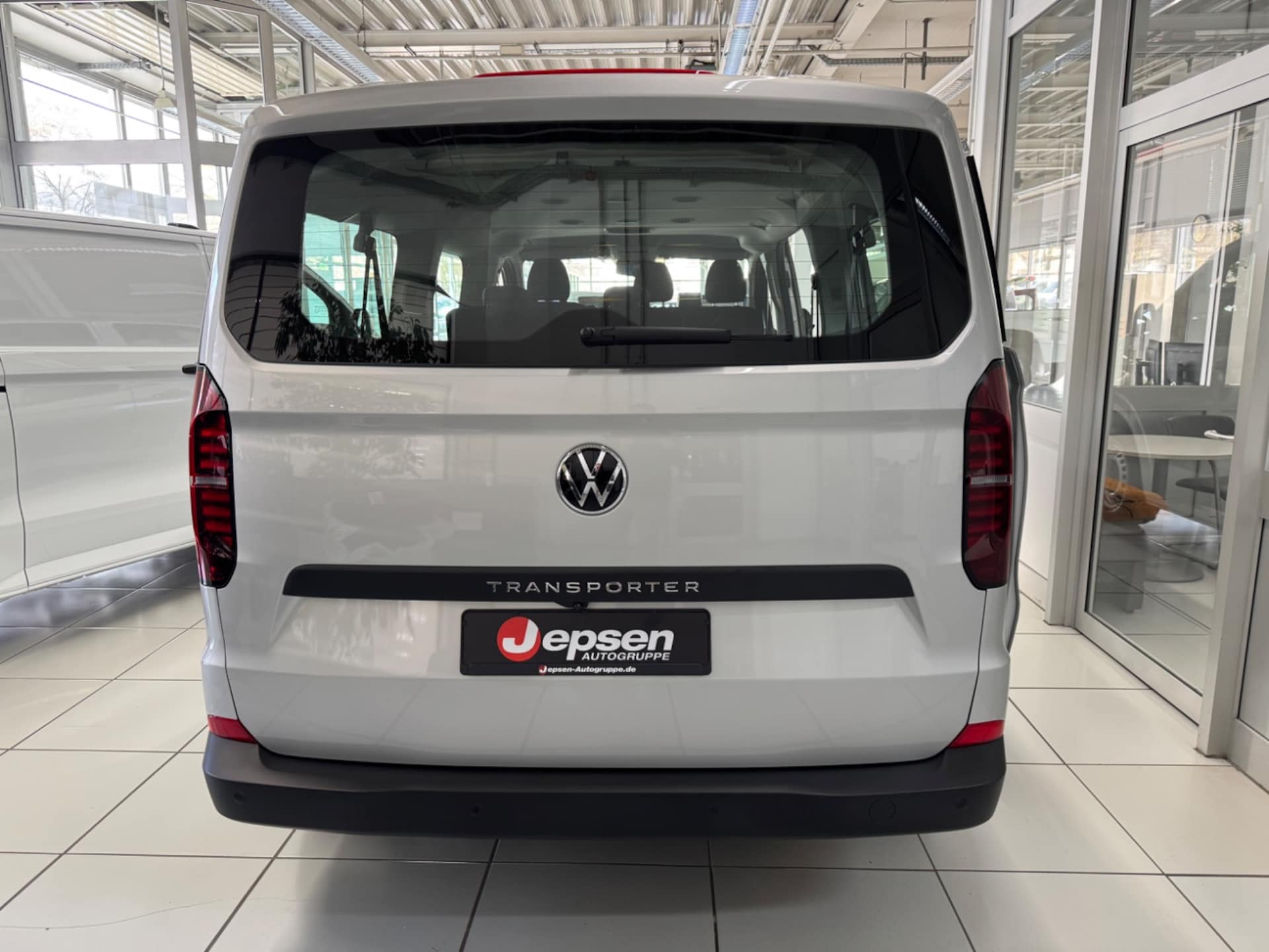 Volkswagen Transporter Kombi langer Radstand