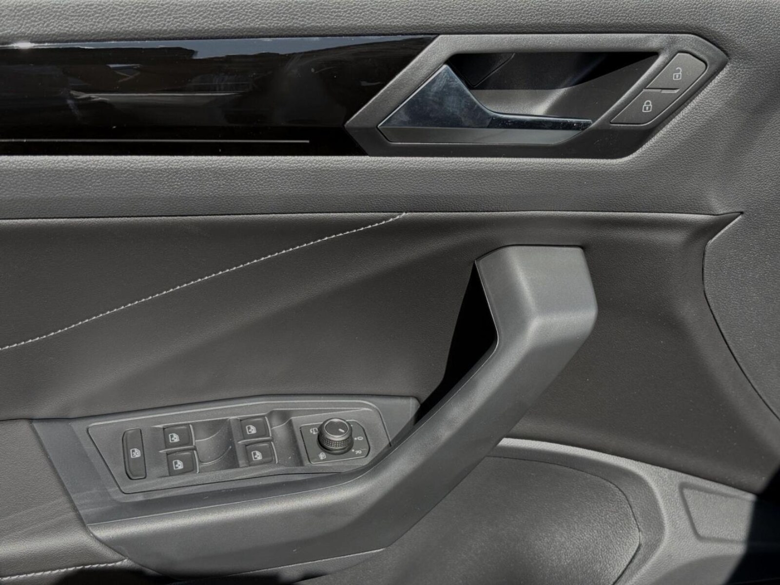 Volkswagen T-Roc – Bild 8