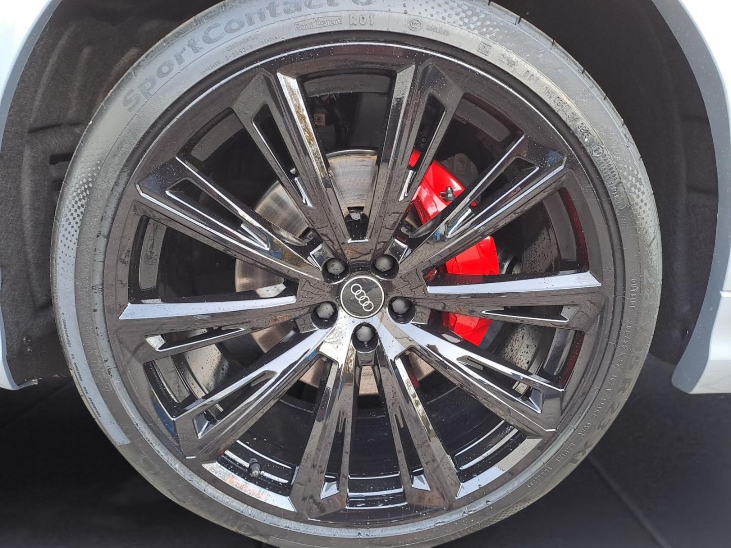 Bild über Audi Q8 SUV S line business TFSI quattro 250 kW tiptronic - für weitere Informationen kontaktieren Sie den Audi Partner