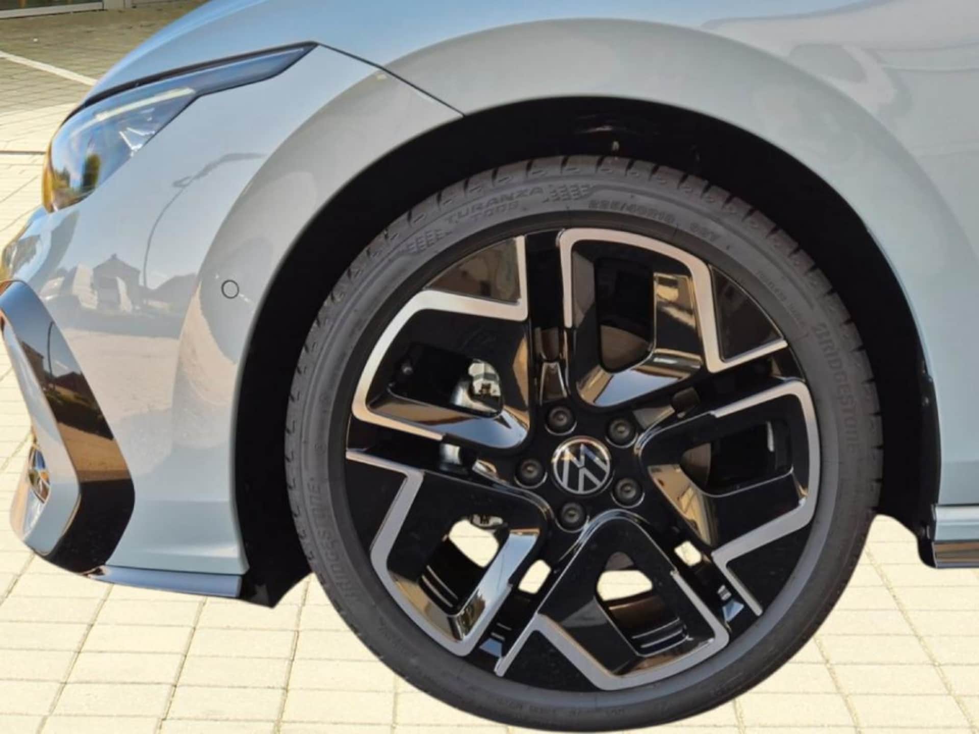 Volkswagen Golf R-Line