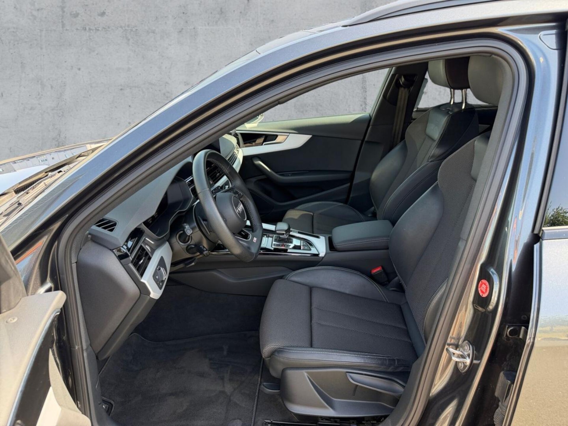 Audi A4 Avant S line