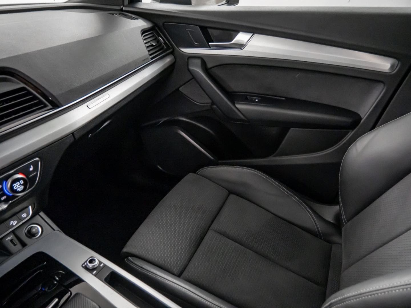 Bild über Audi SQ5 TDI tiptronic - für weitere Informationen kontaktieren Sie den Audi Partner