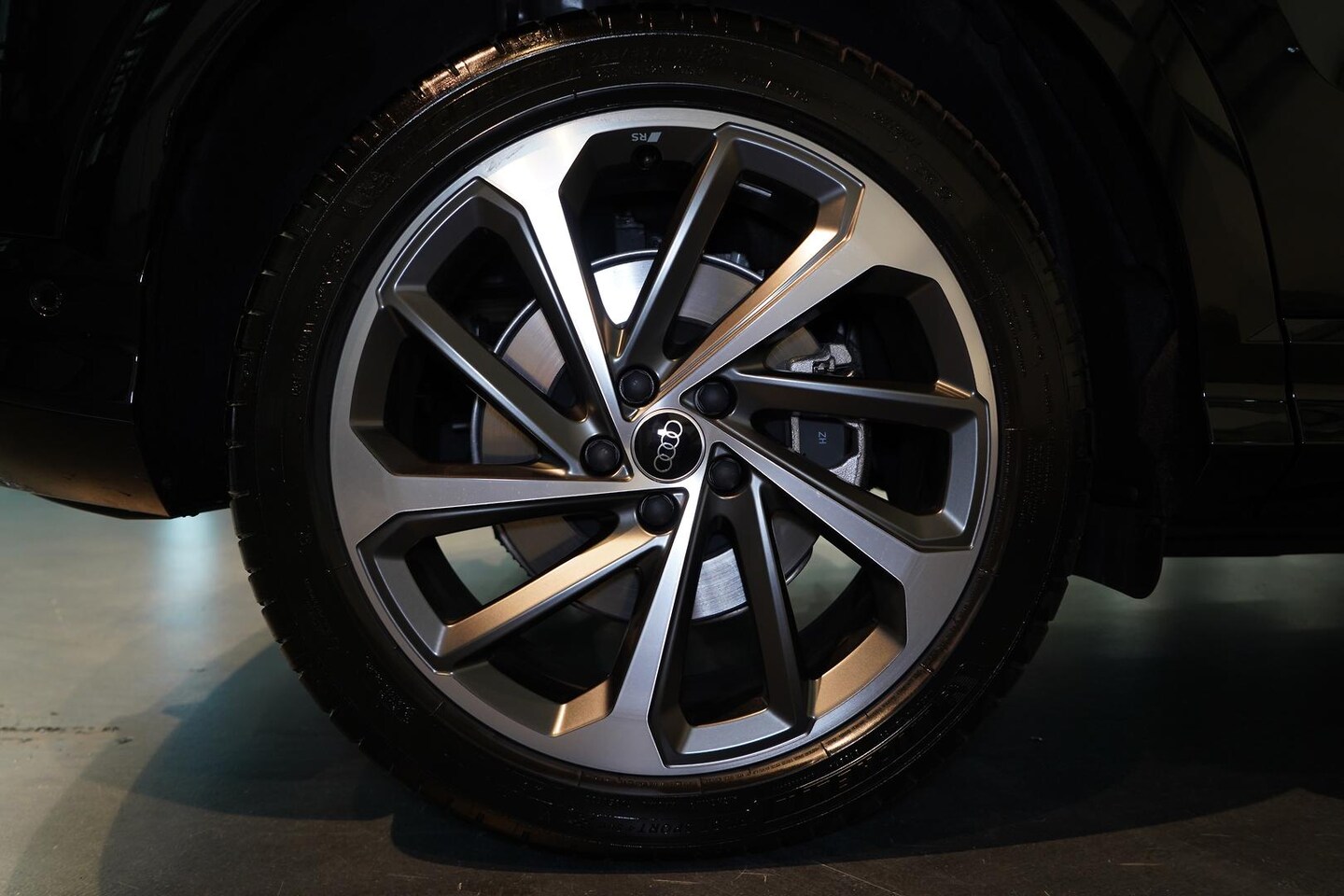 Image about Audi Q5 SUV TDI quattro 150 kW sport