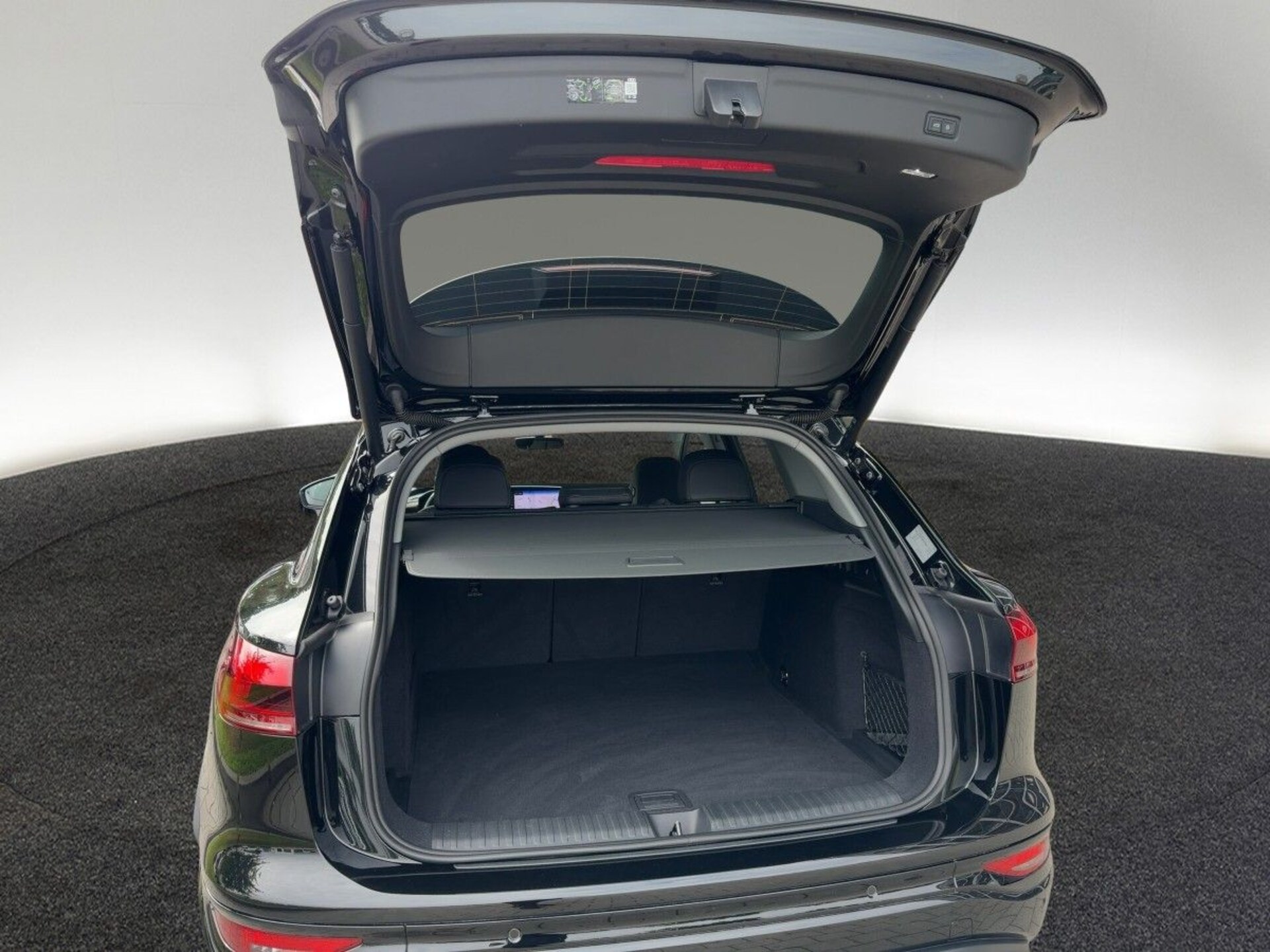 Audi Q6 SUV e-tron