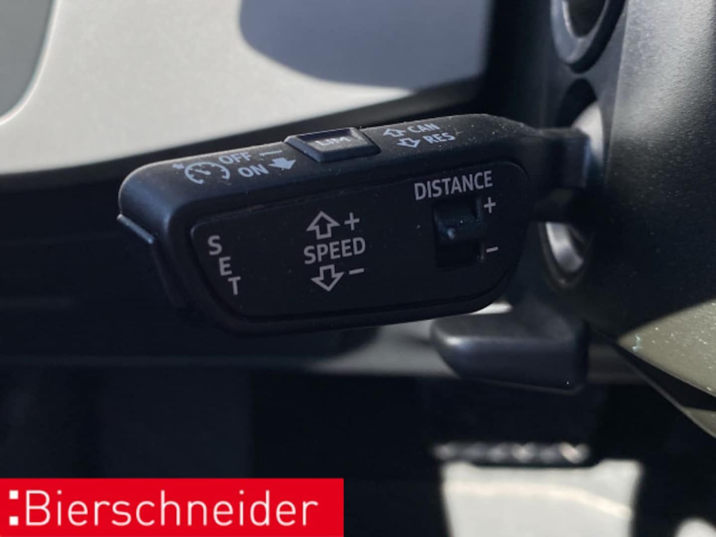 Bild über Audi A4 Limousine S line 35 TFSI S tronic - für weitere Informationen kontaktieren Sie den Audi Partner