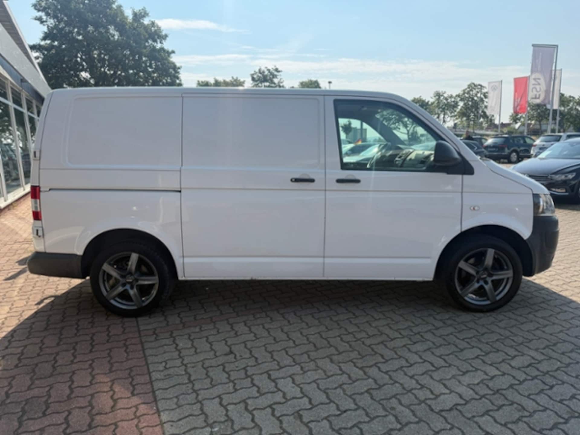 Volkswagen T5 Transporter Kasten kurzer Radstand