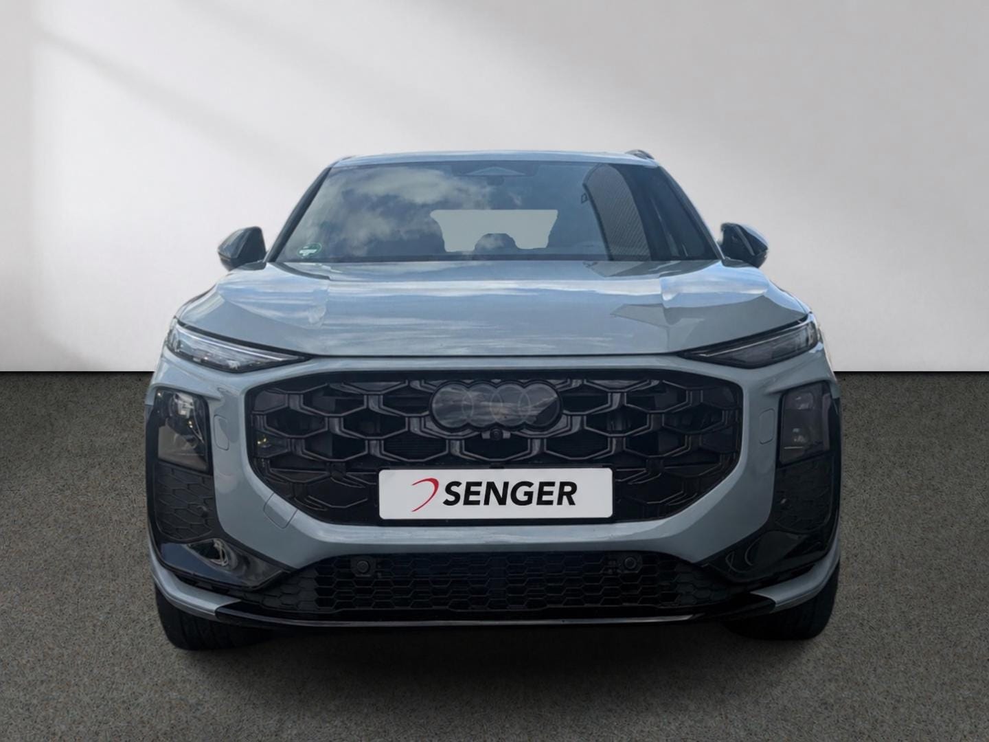 Bild über Audi Q3 SUV TFSI quattro 195 kW S tronic - für weitere Informationen kontaktieren Sie den Audi Partner