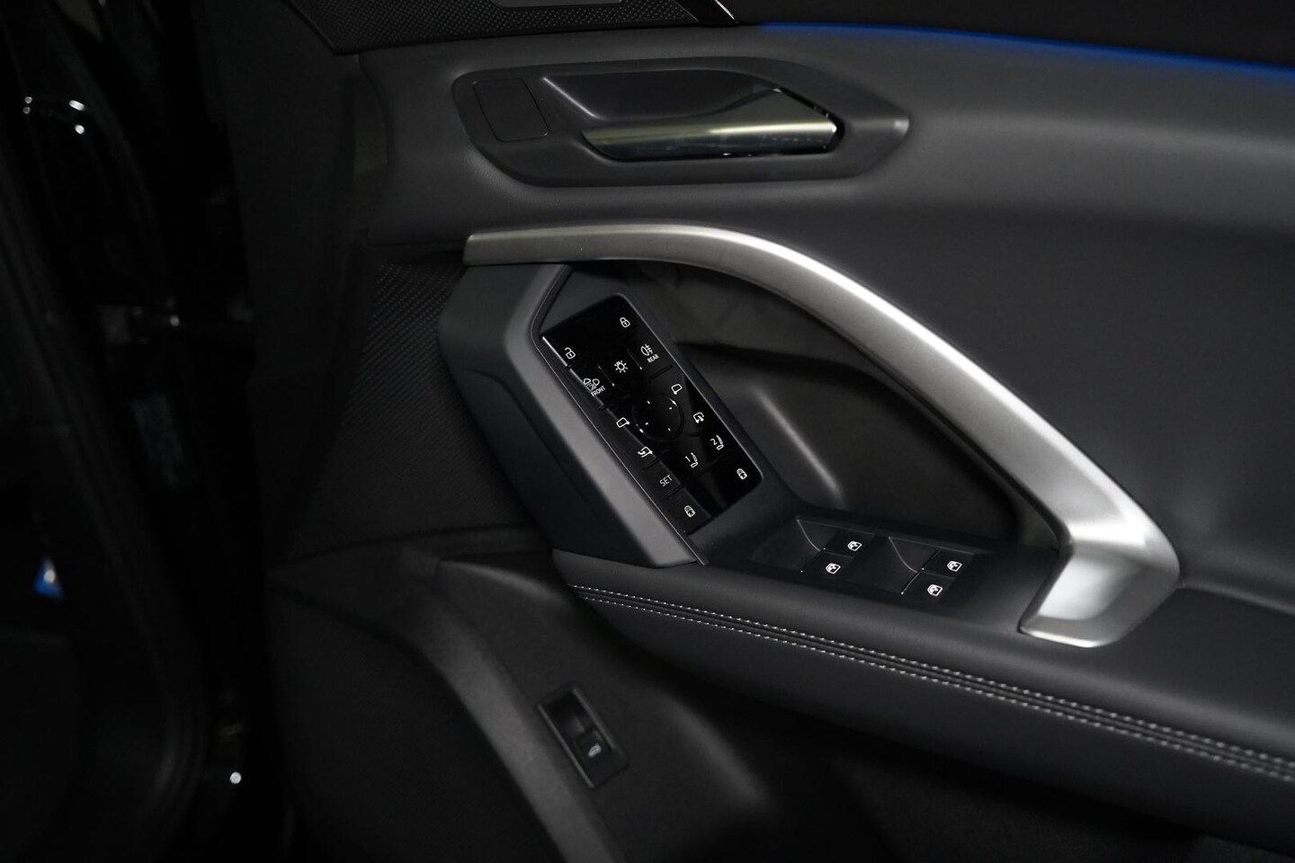 Image about Audi Q5 SUV TDI quattro 150 kW sport