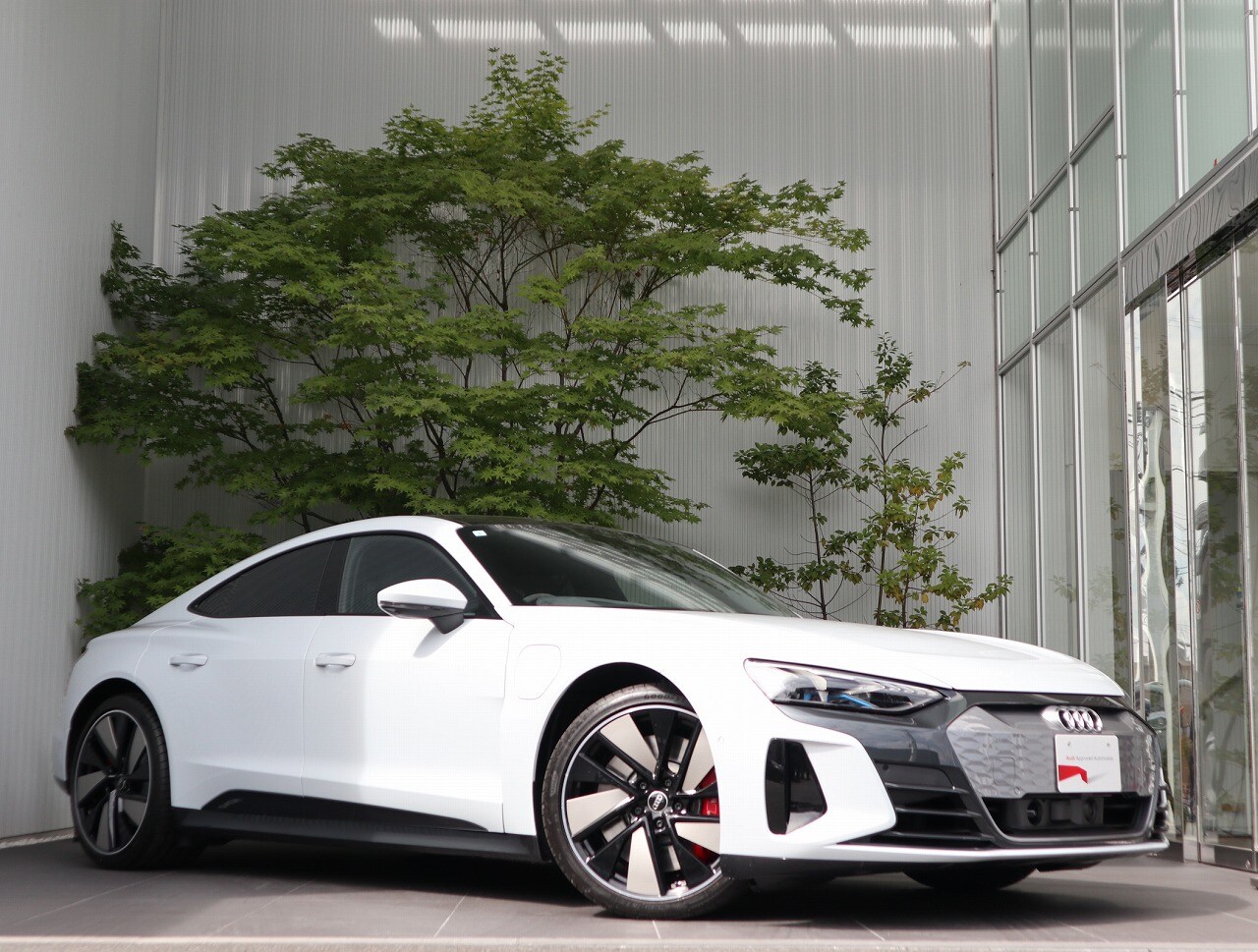 Image about Audi e-tron GT e-tron GT quattro 350,00 kW